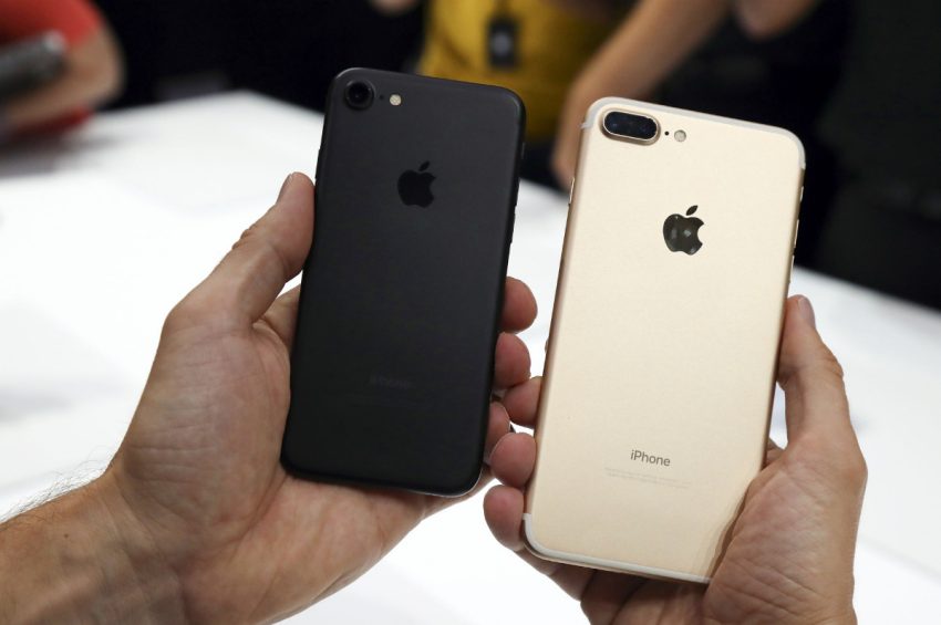 During the launch event, Apple executives signaled that the company was heading toward a wireless future, where devices would connect without cables.